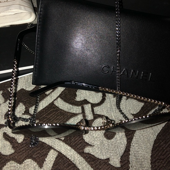 Chanel shades with chain! - Picture 4 of 8